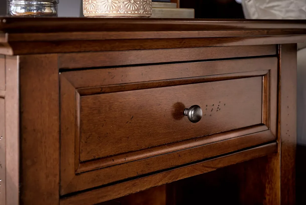 Ashebrooke Nightstand