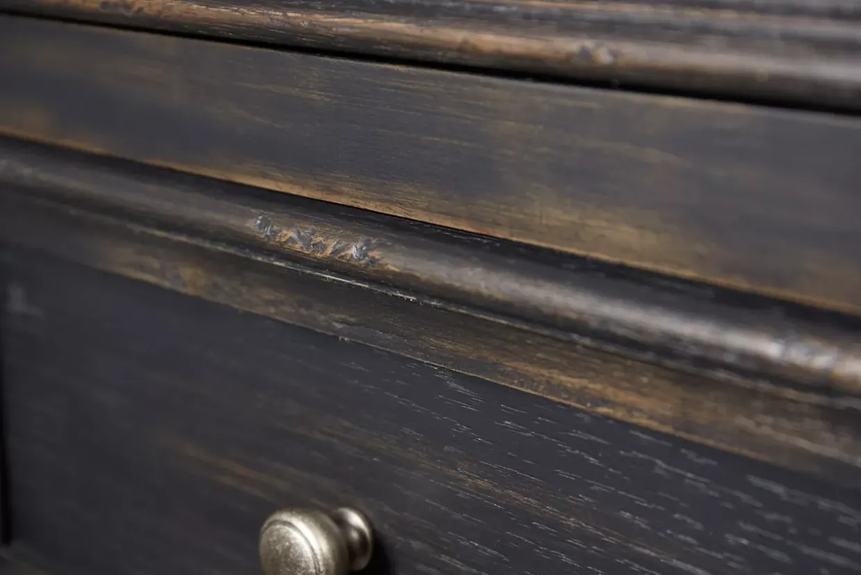 Blackburn Chest