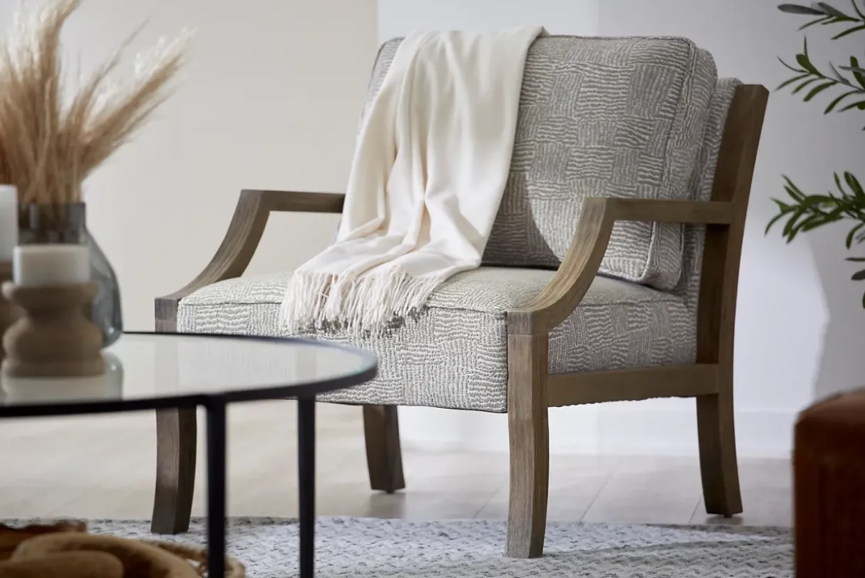 Elsie Throw