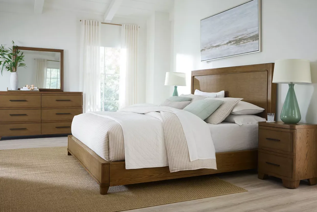 Esmeralda Table Lamp