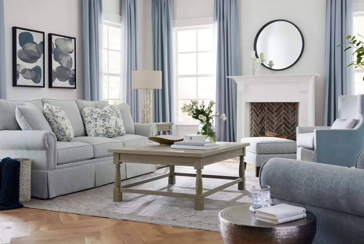 Lillian Swivel Chair