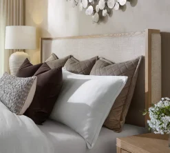 Lynwood Upholstered Bed