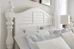 Nantucket Poster Bed