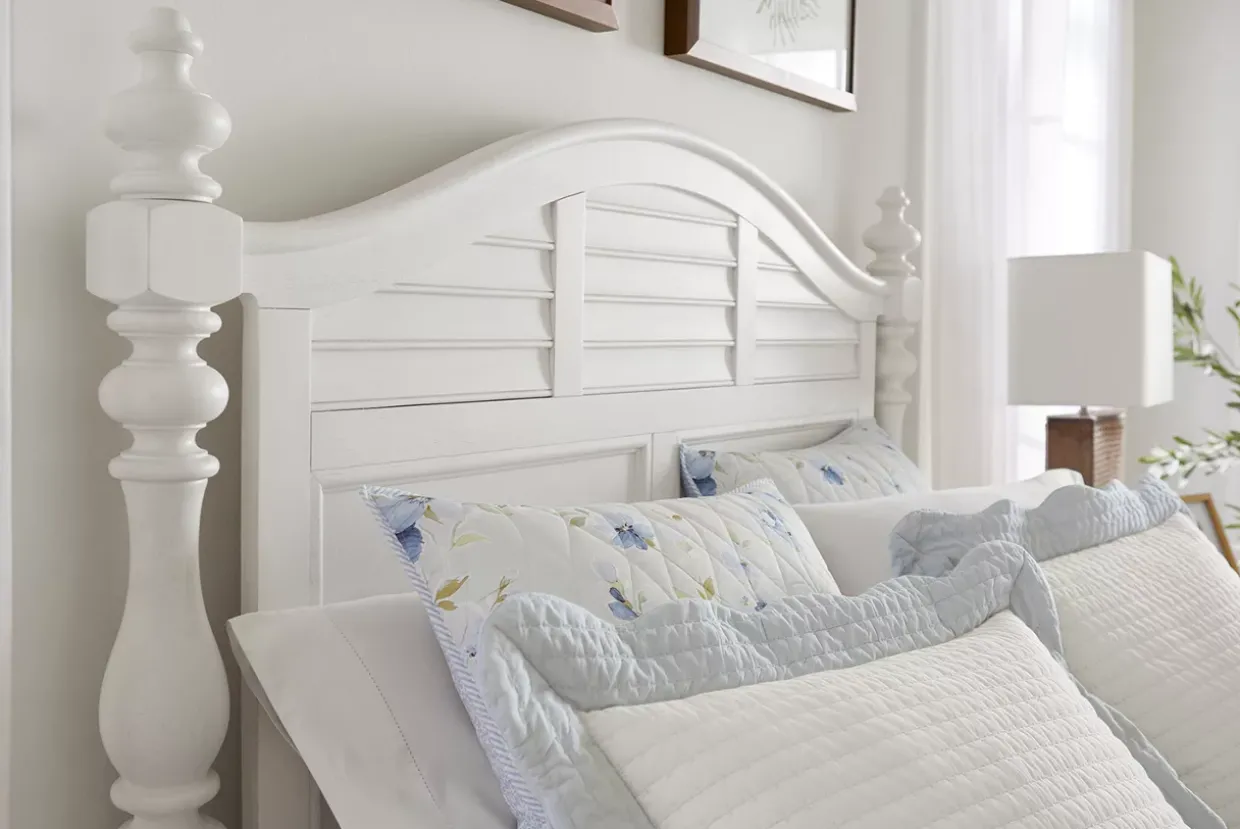 Nantucket Poster Bed
